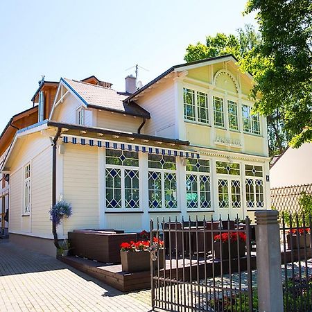 Aparte Lux Jūrkalne Exterior foto